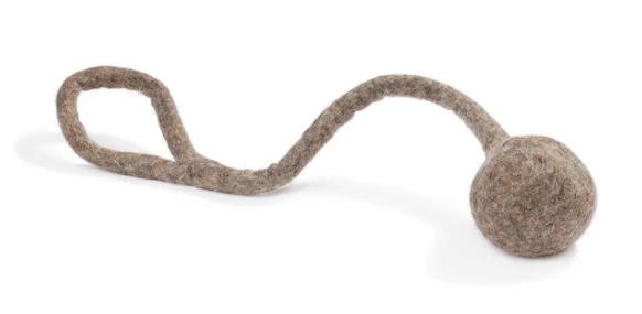 LILA LOVES IT Filz Wurfball | Hundespielzeug 1 LILA LOVES IT Filz Wurfball | Hundespielzeug